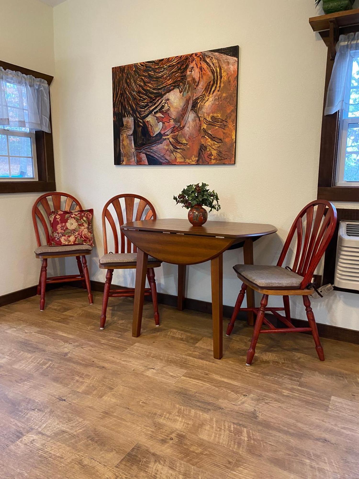 Dragonfly Meadows Guesthouse Stoutland Bagian luar foto